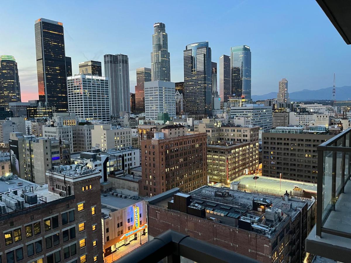 Top Floor 3 Bed 3 Bath Penthouse Living In Luxury Los Angeles Exterior photo