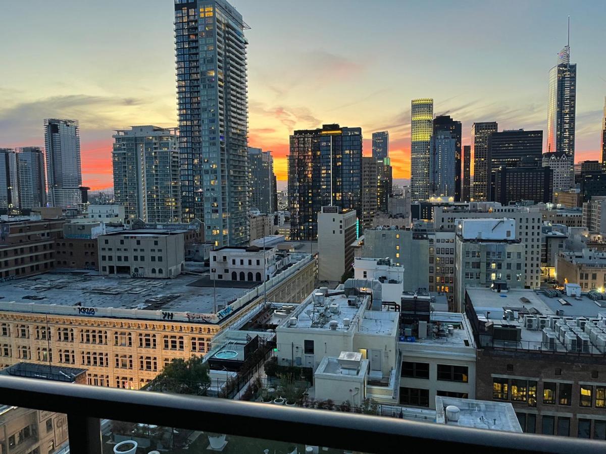 Top Floor 3 Bed 3 Bath Penthouse Living In Luxury Los Angeles Exterior photo