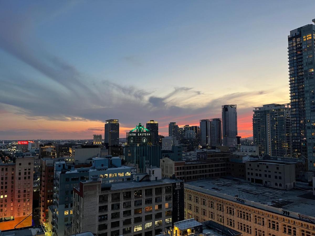 Top Floor 3 Bed 3 Bath Penthouse Living In Luxury Apartment Los Angeles Exterior photo