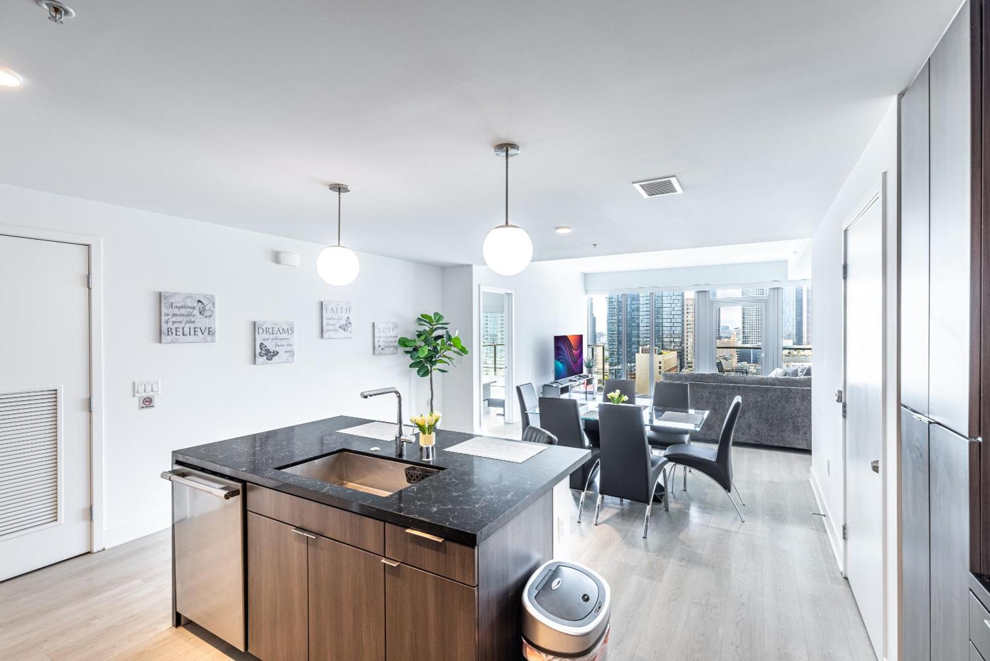 Top Floor 3 Bed 3 Bath Penthouse Living In Luxury Los Angeles Exterior photo