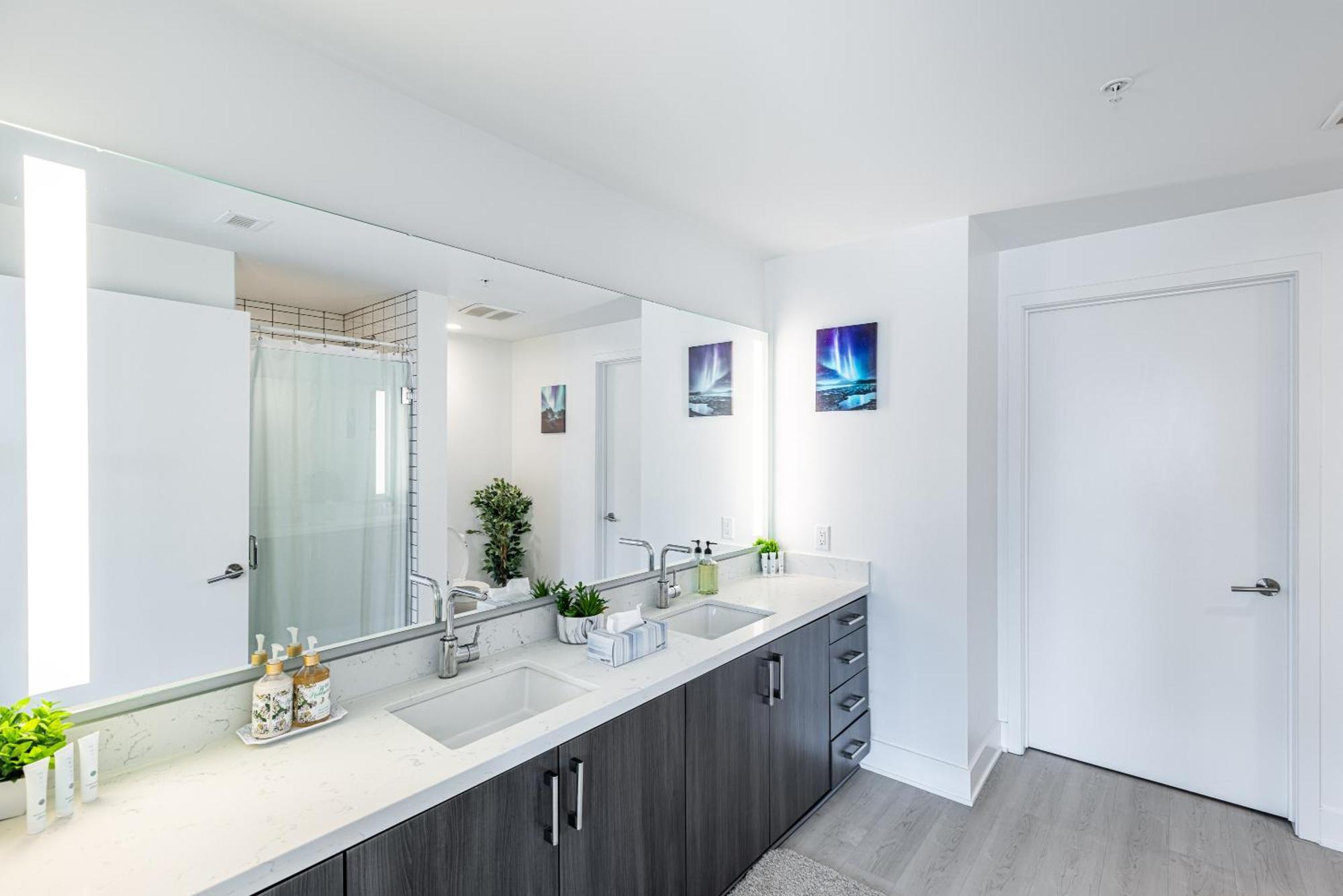 Top Floor 3 Bed 3 Bath Penthouse Living In Luxury Los Angeles Exterior photo