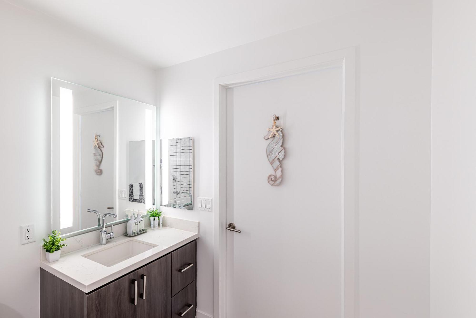 Top Floor 3 Bed 3 Bath Penthouse Living In Luxury Los Angeles Exterior photo